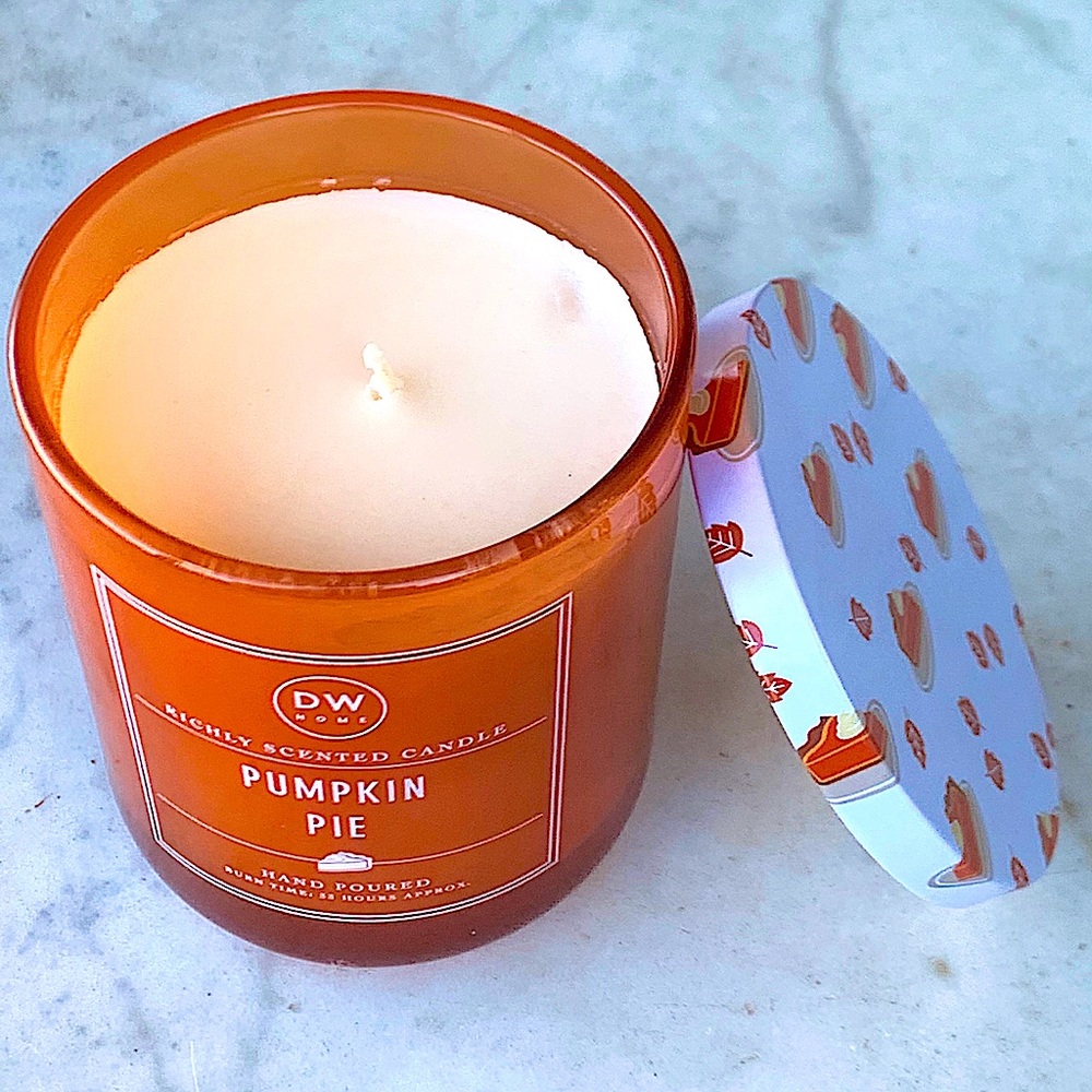 DW HOME CANDLE PUMPKIN PIE RICHLY SCENTED NEW